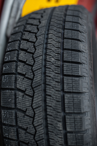 фото протектора и шины Ice Blazer Arctic Шина Sailun Ice Blazer Arctic 215/55 R17 98H