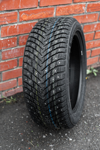 фото протектора и шины WINTERNOVA STUD II Шина ZMAX WINTERNOVA STUD II 255/35 R19 96T