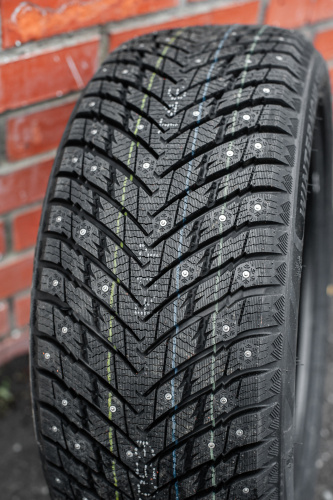 фото протектора и шины WINTERNOVA STUD II Шина ZMAX WINTERNOVA STUD II 215/50 R17 95T