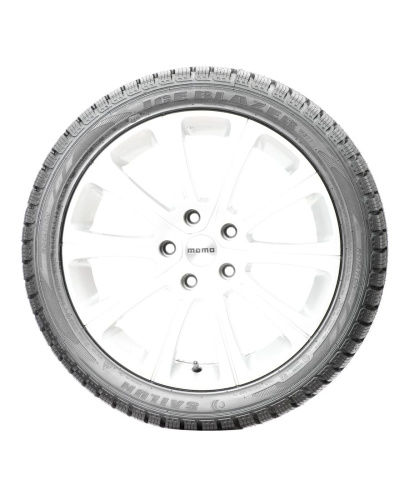 фото протектора и шины Ice Blazer WST1 Шина Sailun Ice Blazer WST1 205/70 R15 96T