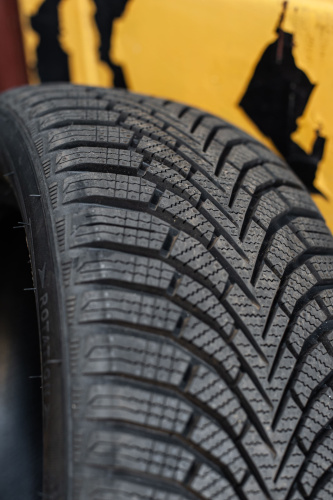 фото протектора и шины Ice Blazer Alpine+ Шина Sailun Ice Blazer Alpine+ 155/65 R14 75T