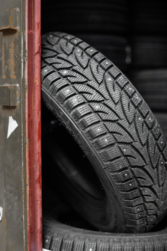 фото протектора и шины Ice Blazer WST1 Шина Sailun Ice Blazer WST1 235/65 R16C 115/113R