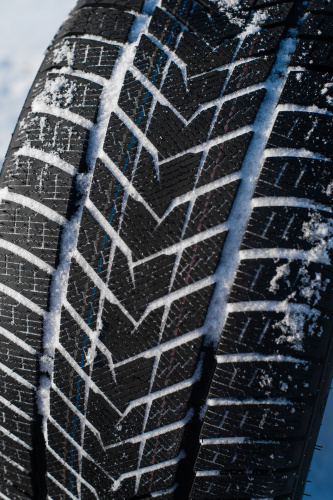 фото протектора и шины WINTERHAWKE II Шина ZMAX WINTERHAWKE II 255/50 R20 109H