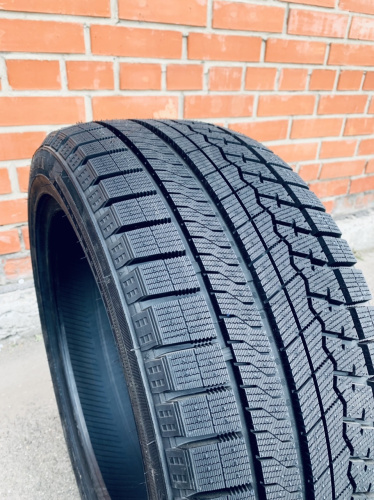 фото протектора и шины Ice Blazer Arctic Шина Sailun Ice Blazer Arctic 225/55 R16 99H